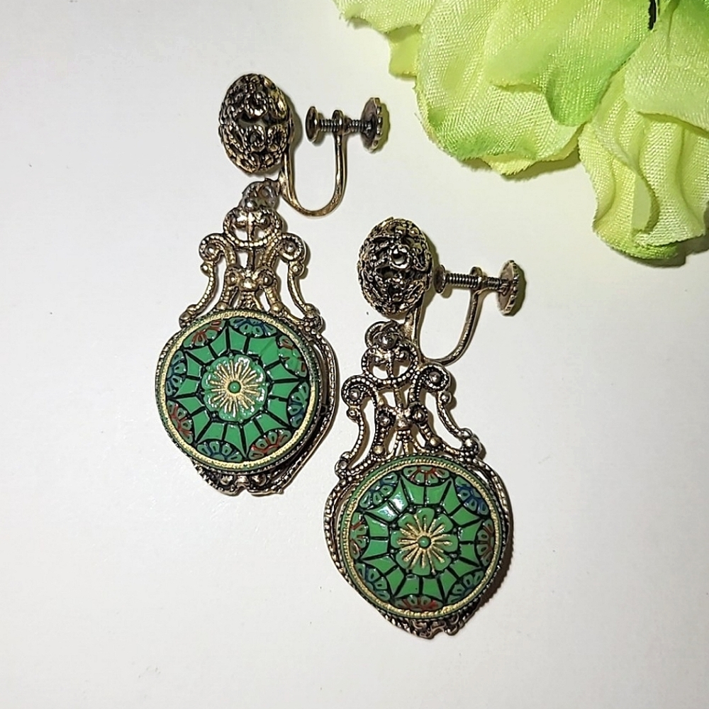 VINTAGE MOLDED GLASS FILIGREE SCREWBACK EARRINGS - CZECH OR GERMANY - Picture 1 of 7